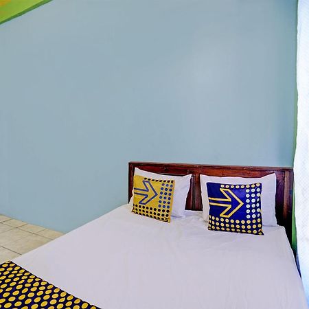 Oyo Life 93037 Nova Jaya Homestay Syariah Lamongan المظهر الخارجي الصورة